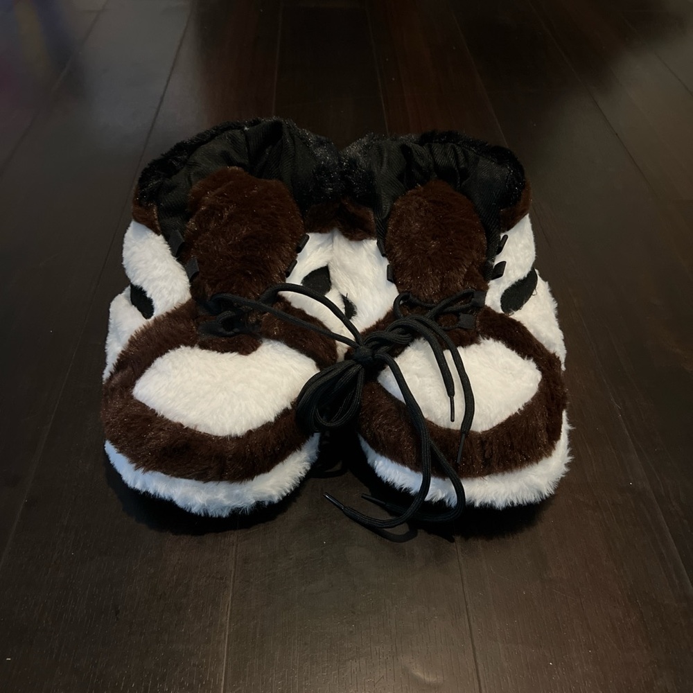 Nike Brown and White Fuzzy Slippers